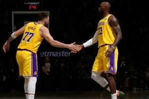 ClutchPoints:从科比到詹姆斯再到东契奇 湖人巨星传承继续