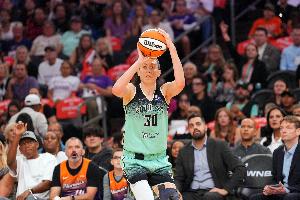 斯图尔特WNBA总得分达6575分 超越坎迪斯·帕克排名历史第10