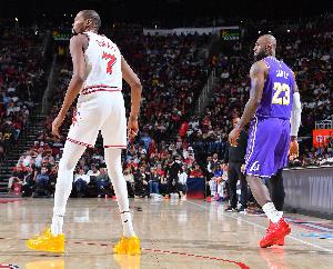 KD:我此前完全不知道詹姆斯会加盟76人 你永远猜不透他在想什么