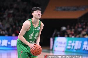 媒体人:辽宁男篮和后卫鄢手骐完成3年续约