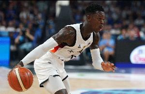 霍里打趣:施罗德在NBA频换队 但在世界杯他却是那个男人