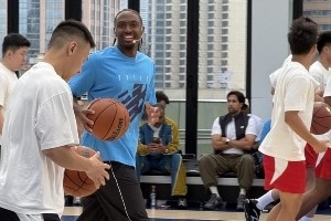 纵享丝滑!马克西中国行上海站参加3X3表演赛 漂移跳投压哨绝杀