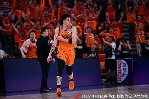 媒体人:上海将赴美打多场热身赛 张镇麟&古德温在美国与球队会合