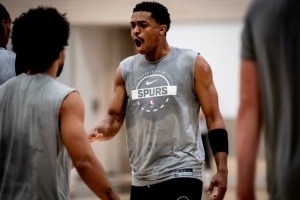 劲球直播-足球赛事直播-篮球赛事直播-NBA|CBA|英超直播